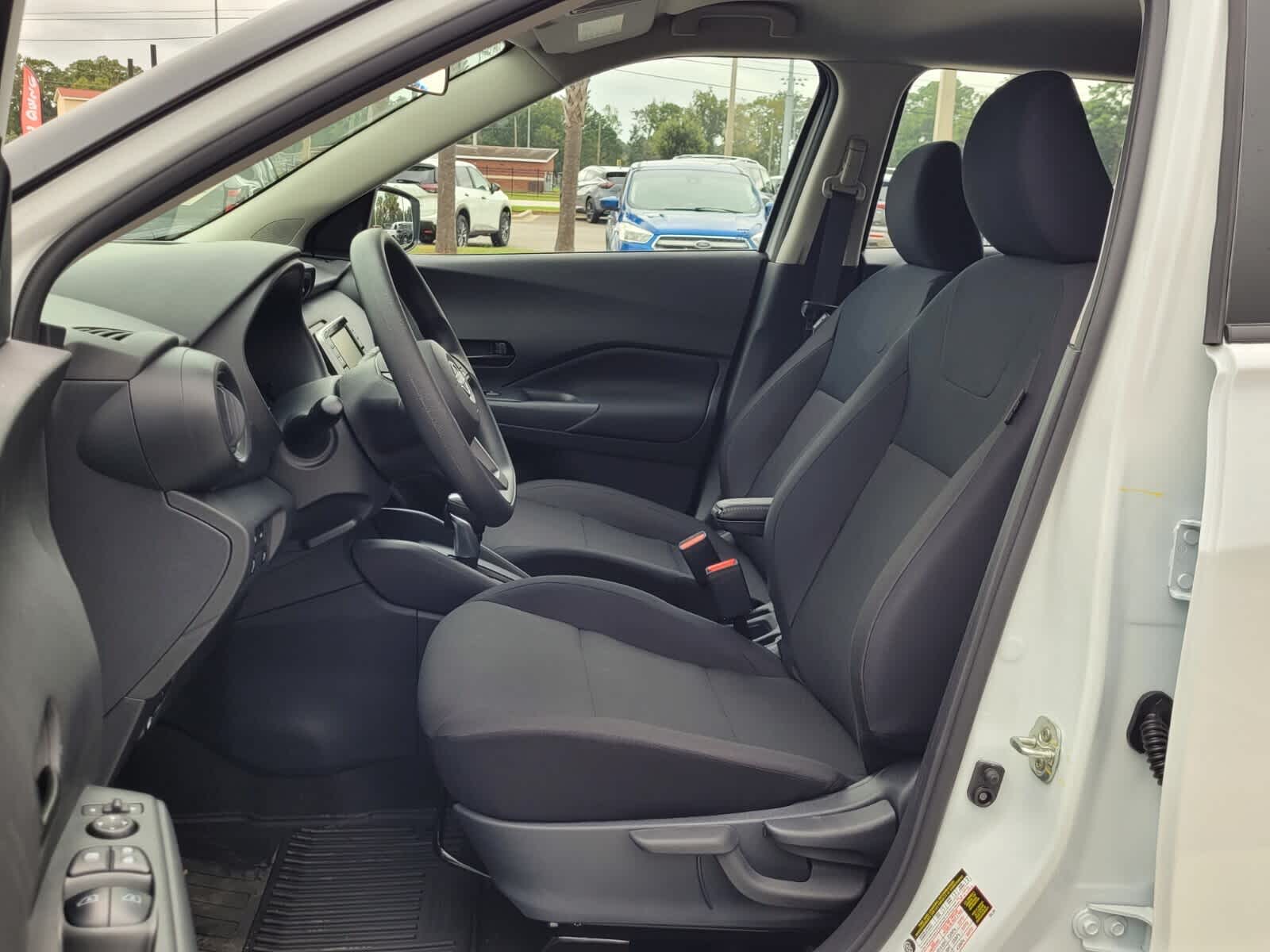 2025 Nissan KICKS PLAY Base - Photo 3