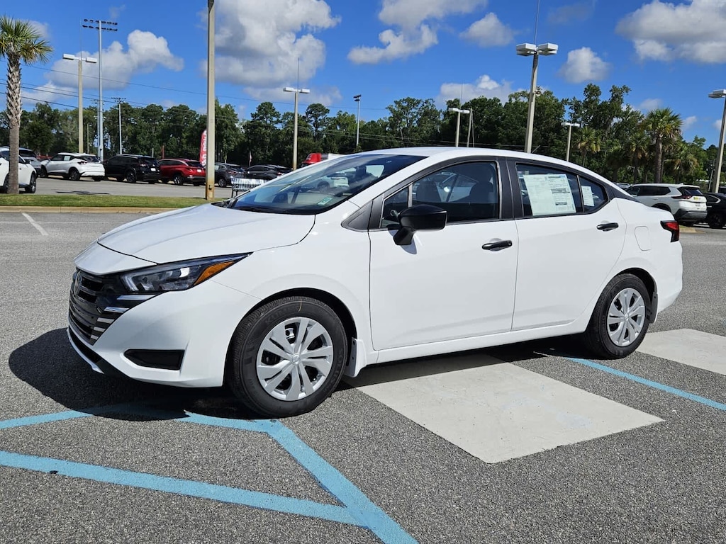 New 2025 Nissan Versa 1.6 S Sedan