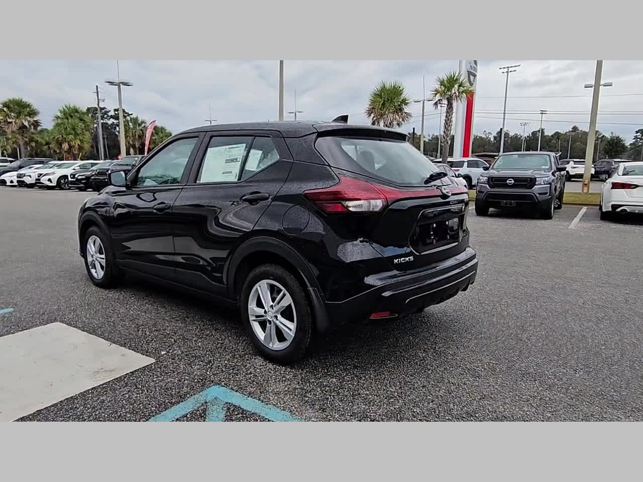 2025 Nissan KICKS PLAY Base - Photo 28