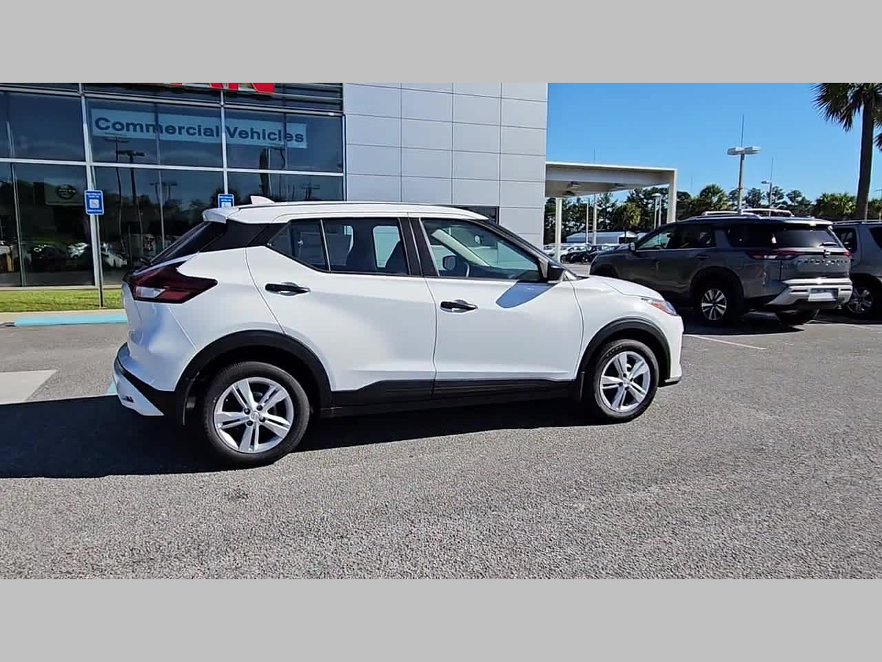 2025 Nissan KICKS PLAY Base - Photo 30