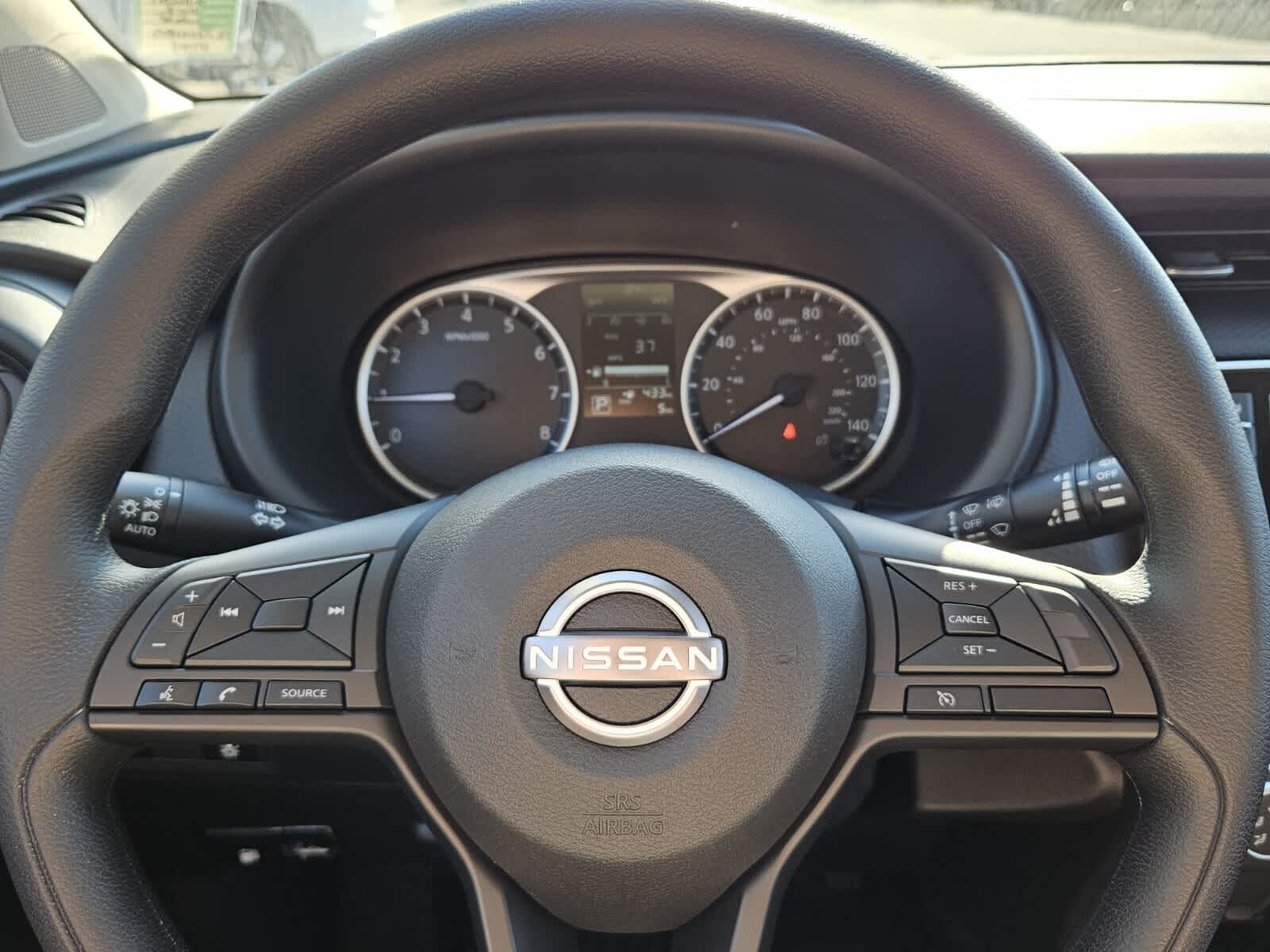 2025 Nissan KICKS PLAY Base - Photo 11