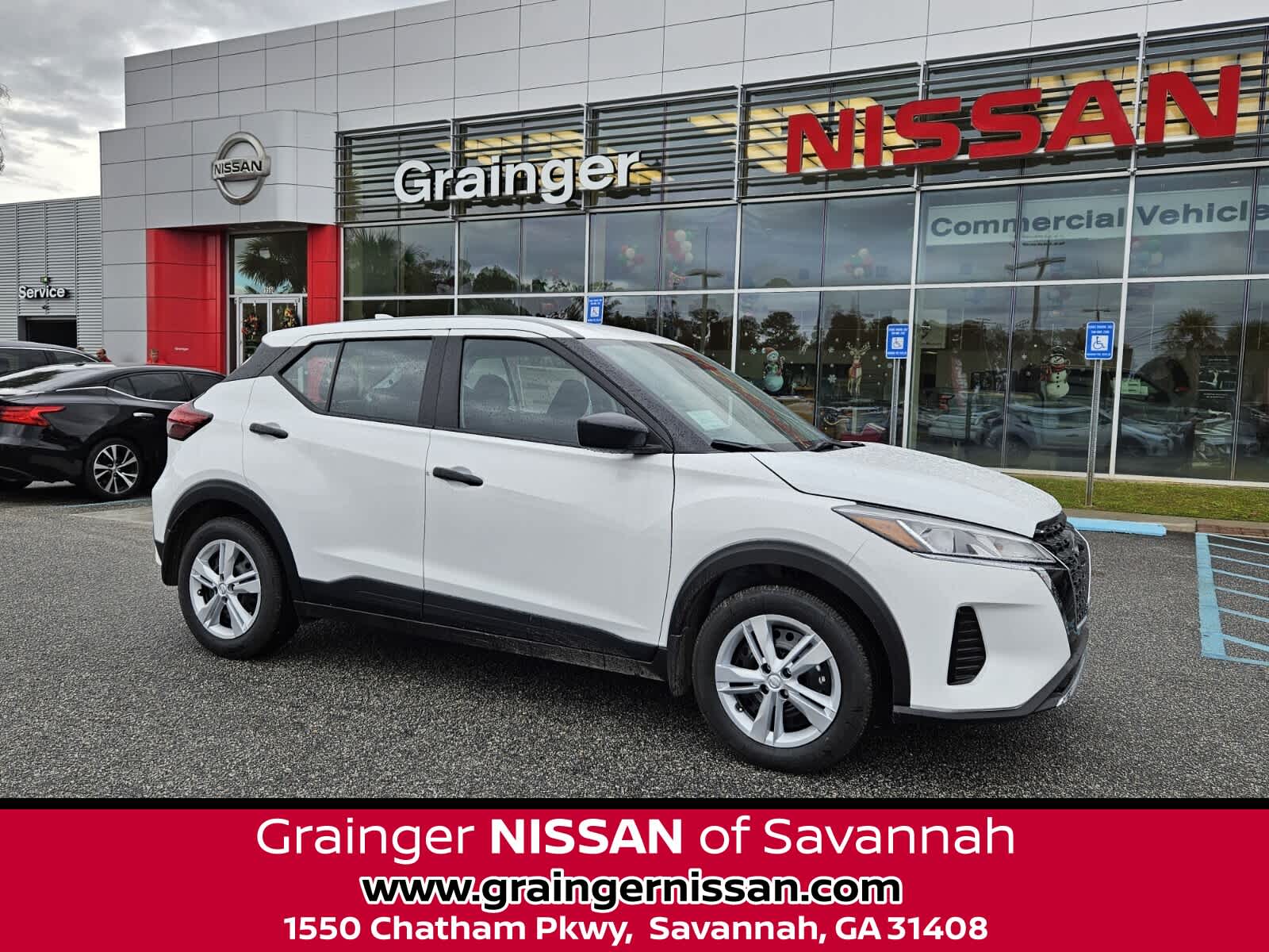 2025 Nissan KICKS PLAY Base's photo