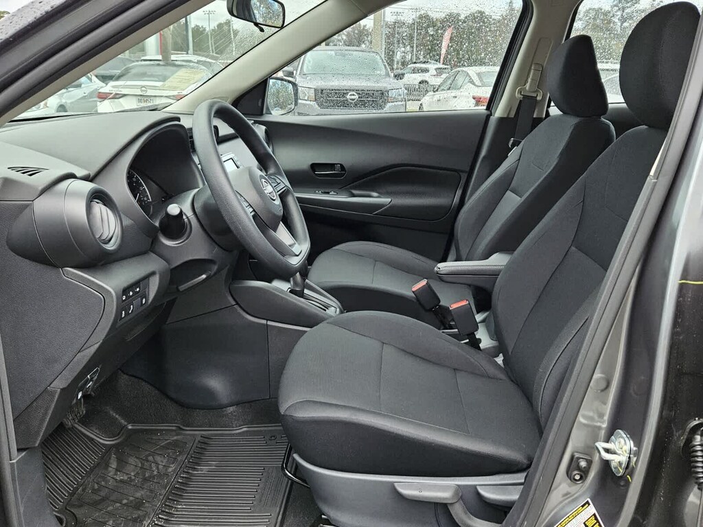 New 2025 Nissan Kicks Play S SUV