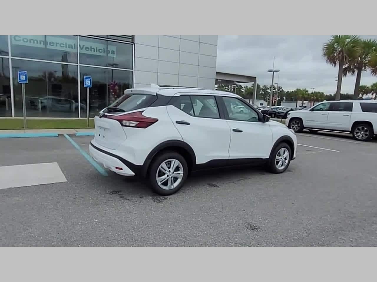 2025 Nissan KICKS PLAY Base - Photo 33