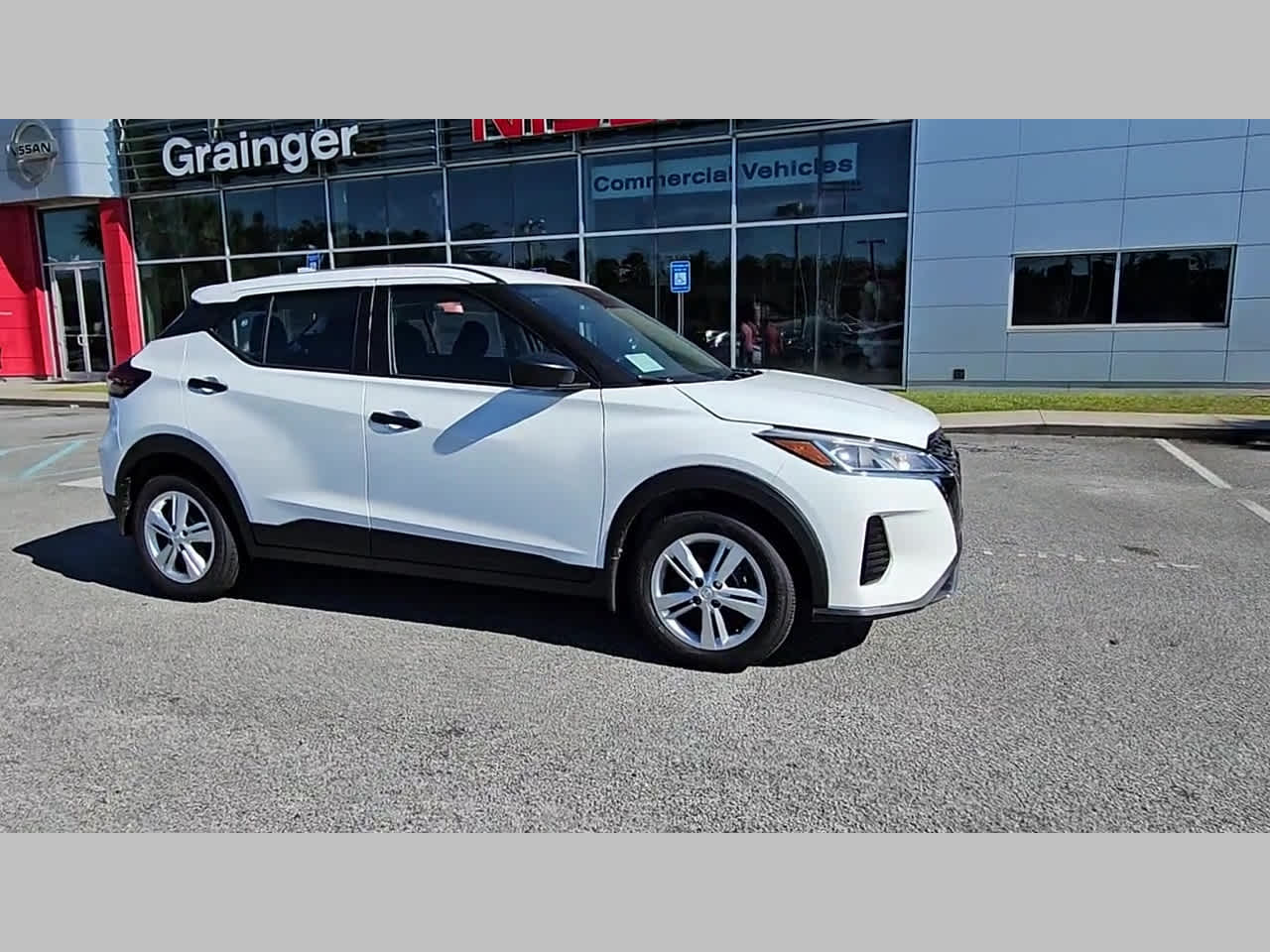 2025 Nissan KICKS PLAY Base - Photo 35