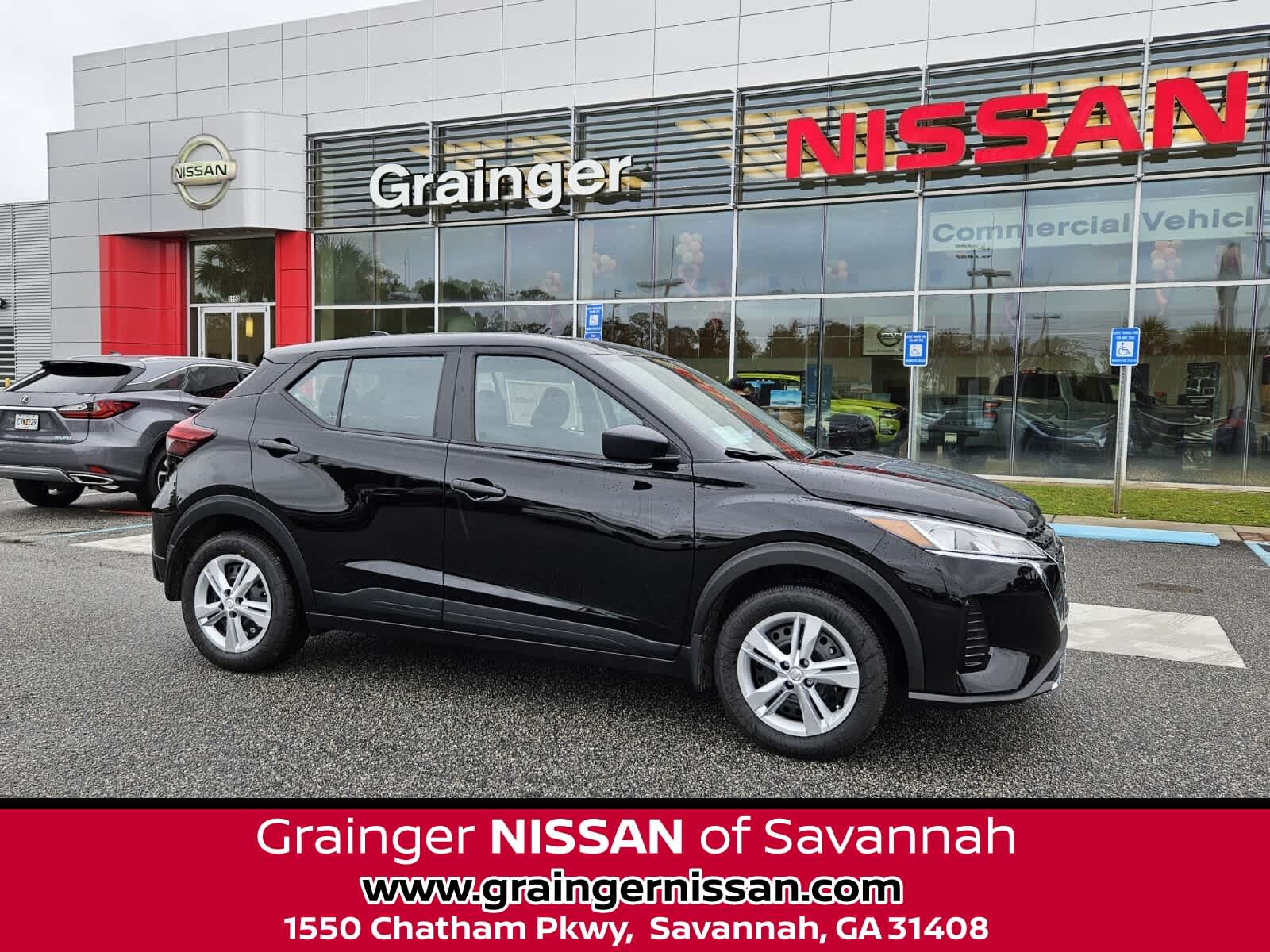 2025 Nissan KICKS PLAY Base's photo