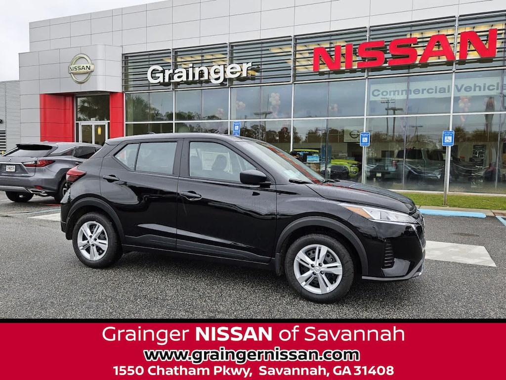 New 2025 Nissan Kicks Play S SUV