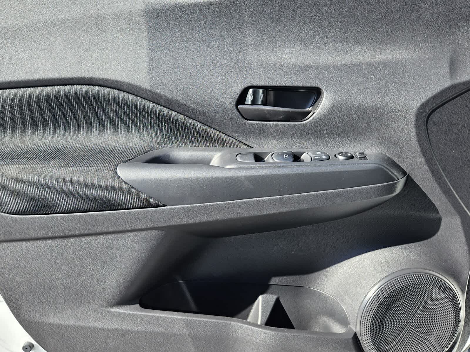 2025 Nissan KICKS PLAY Base - Photo 15