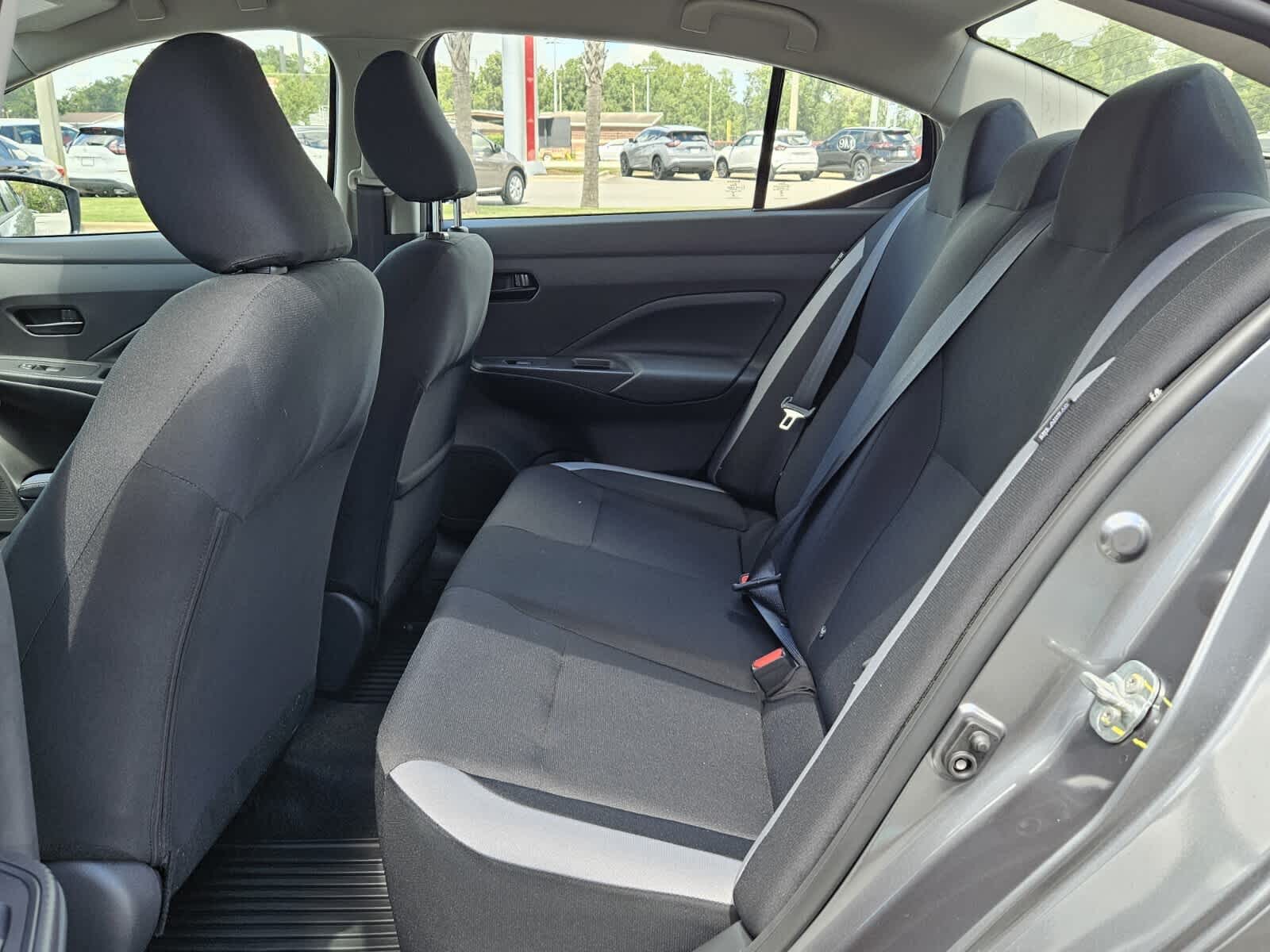 2025 Nissan Versa 1.6 S photo 4