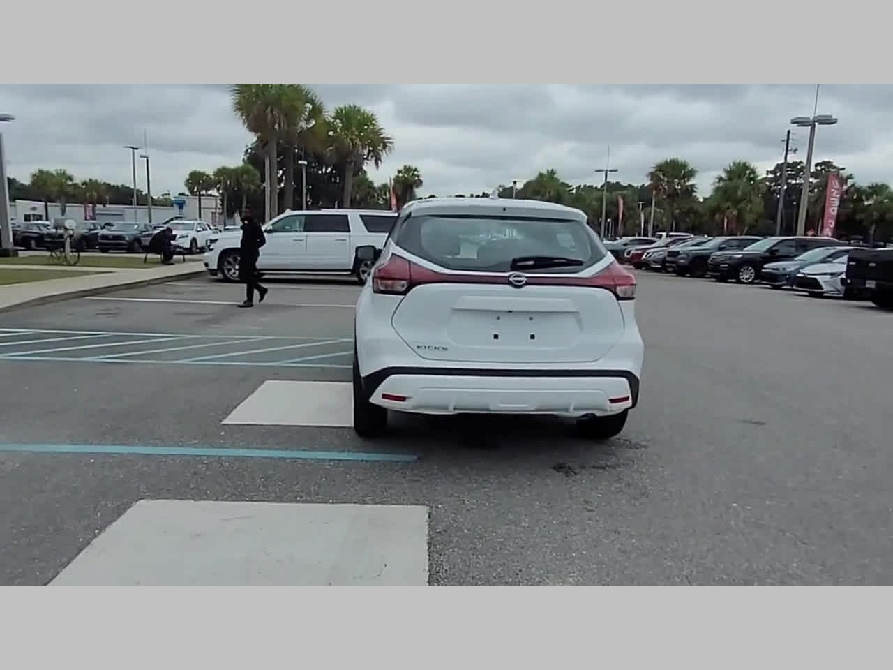 2025 Nissan KICKS PLAY Base - Photo 30