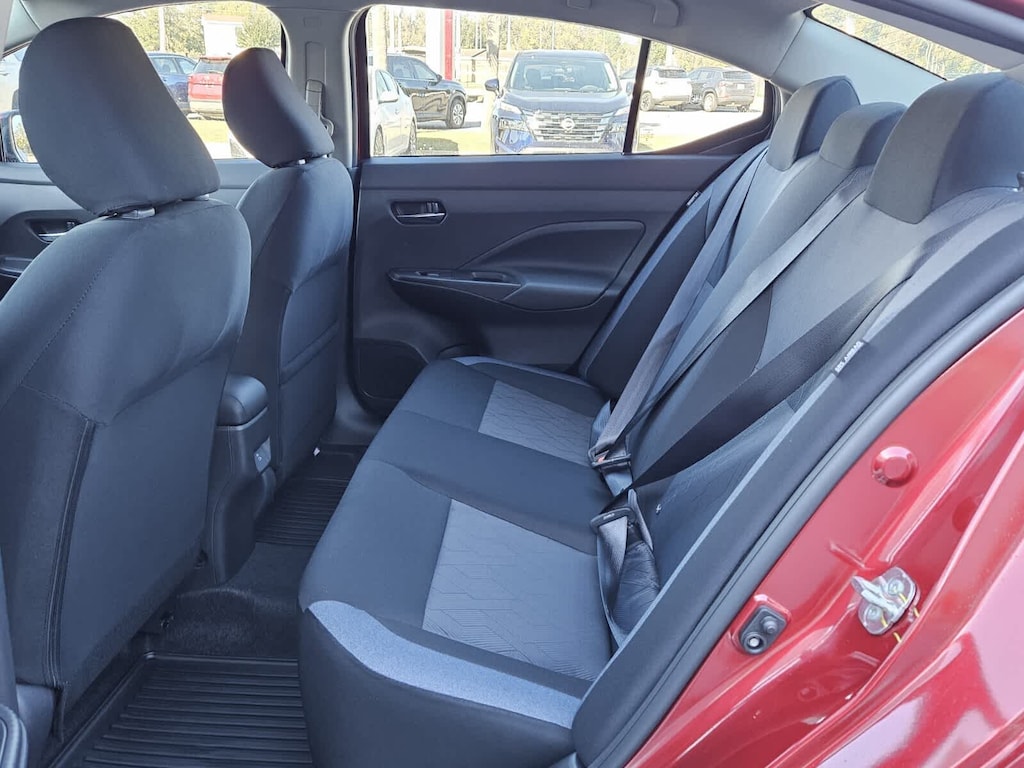 New 2025 Nissan Versa 1.6 SV Sedan