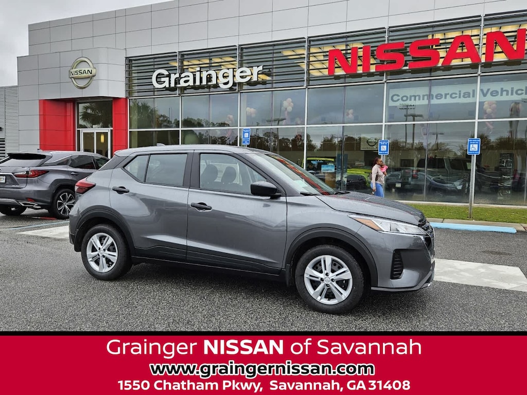 New 2025 Nissan Kicks Play S SUV