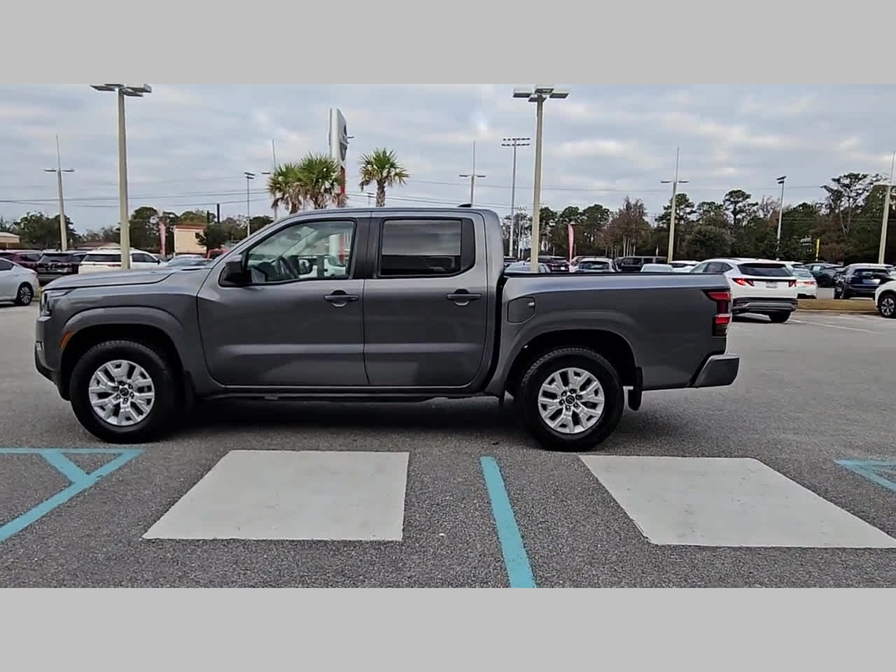 2024 Nissan Frontier SV - Photo 26