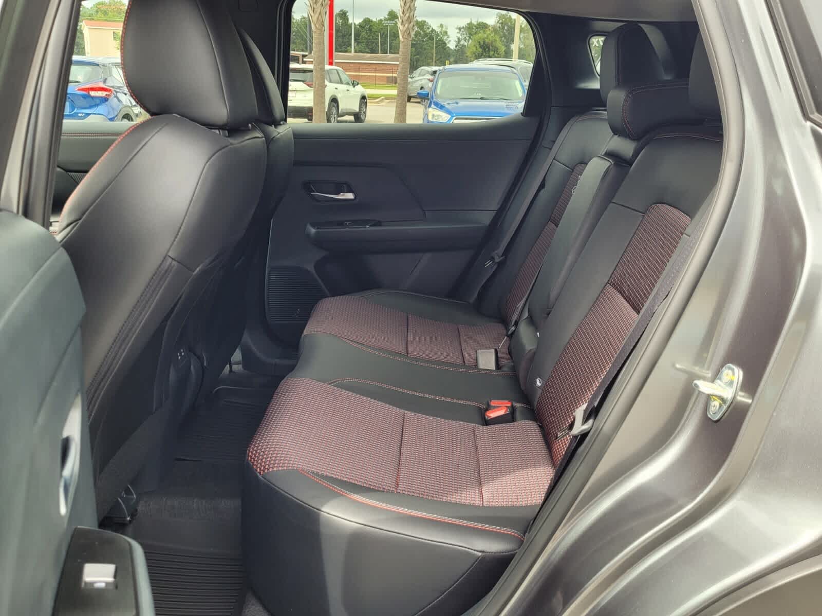 2026 Nissan Kicks SR photo 3