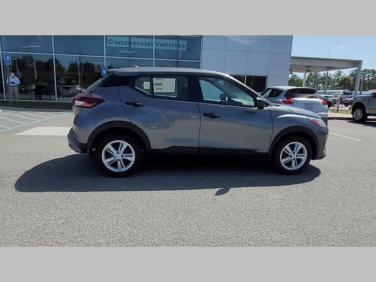 2025 Nissan KICKS PLAY Base - Photo 32