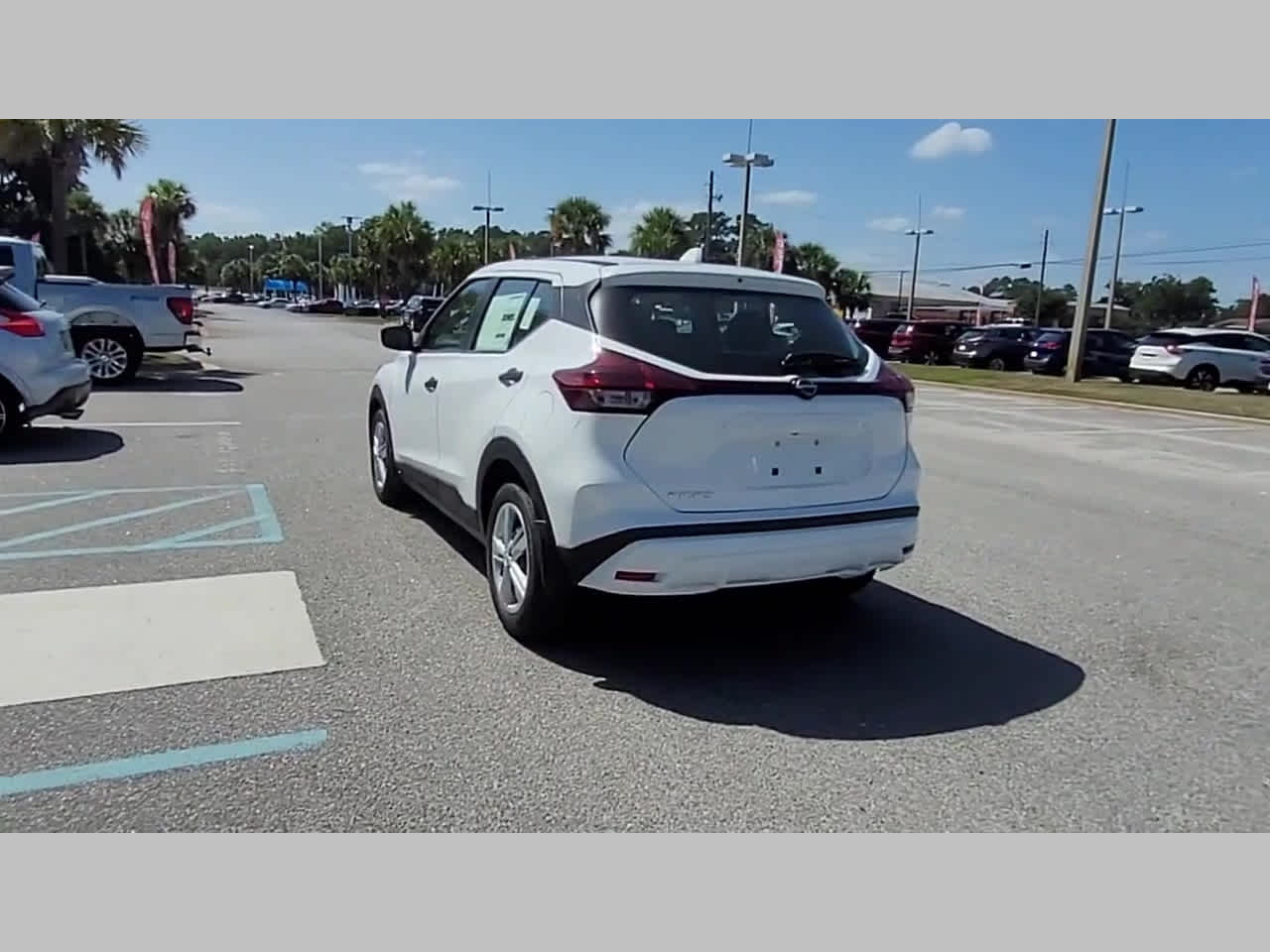 2025 Nissan KICKS PLAY Base - Photo 28