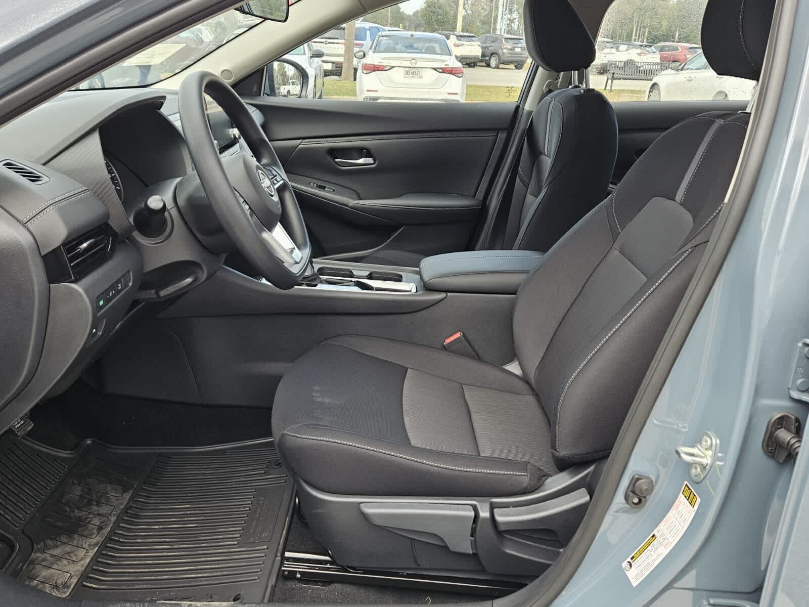 2025 Nissan Sentra SV photo 3