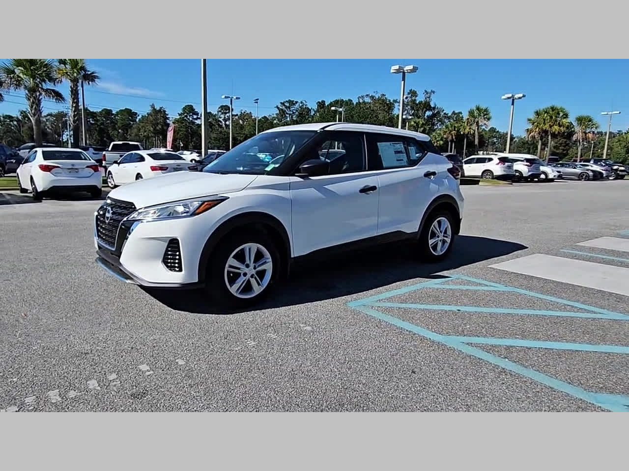 2025 Nissan KICKS PLAY Base - Photo 22