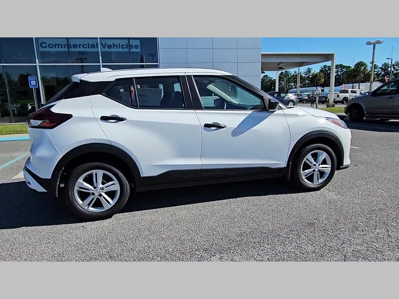 2025 Nissan KICKS PLAY Base - Photo 33