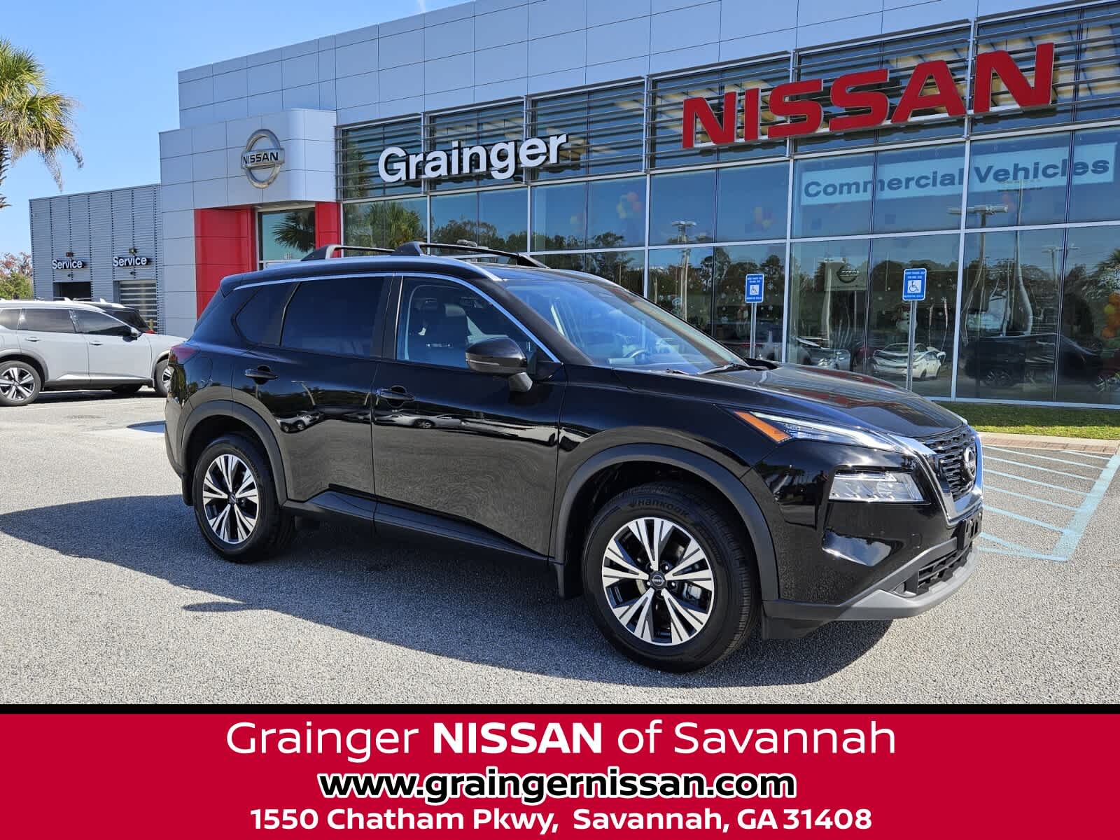 2022 Nissan Rogue SV's photo