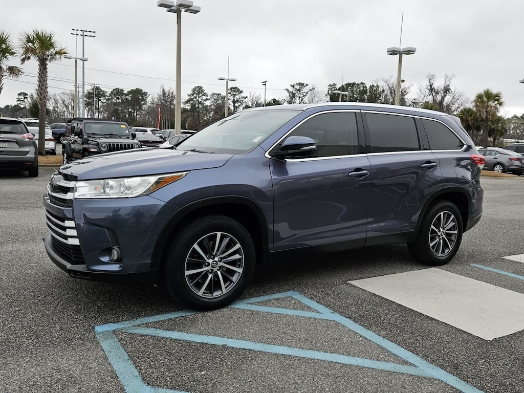 Used 2019 Toyota Highlander XLE V6 SUV