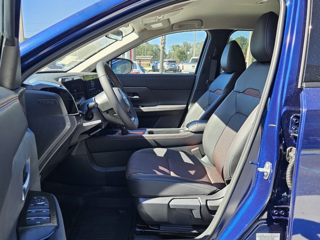 New 2026 Nissan Kicks SR SUV