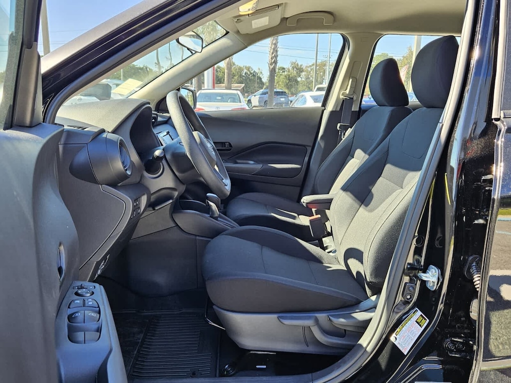 New 2025 Nissan Kicks Play S SUV