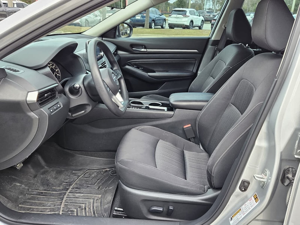 Used 2021 Nissan Altima 2.5 SV Sedan