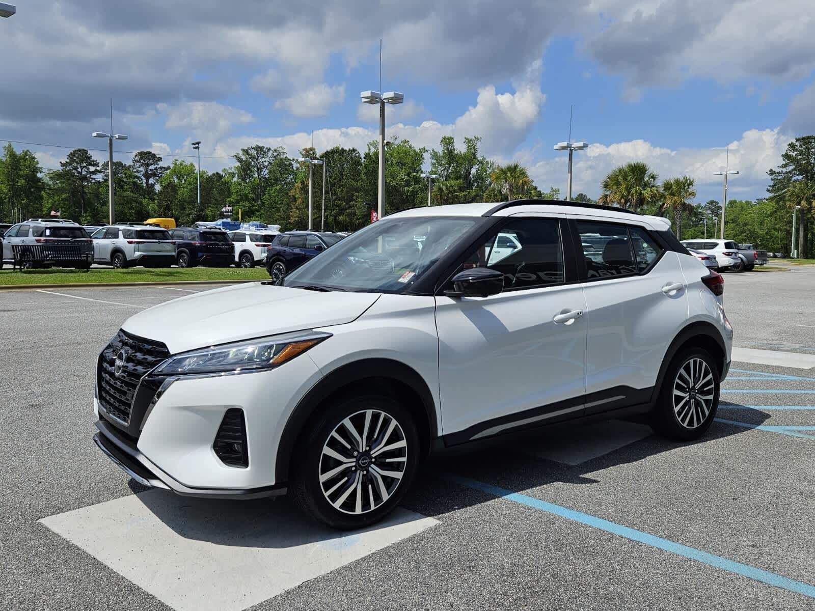 Used 2024 Nissan Kicks SR with VIN 3N1CP5DV8RL536550 for sale in Savannah, GA