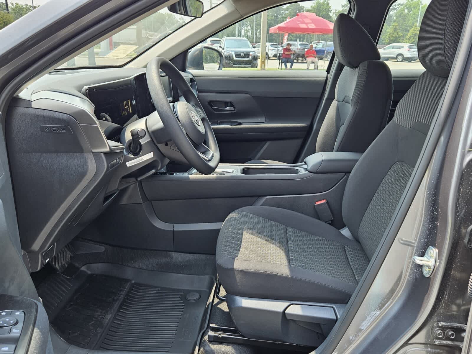 2025 Nissan Kicks S photo 2