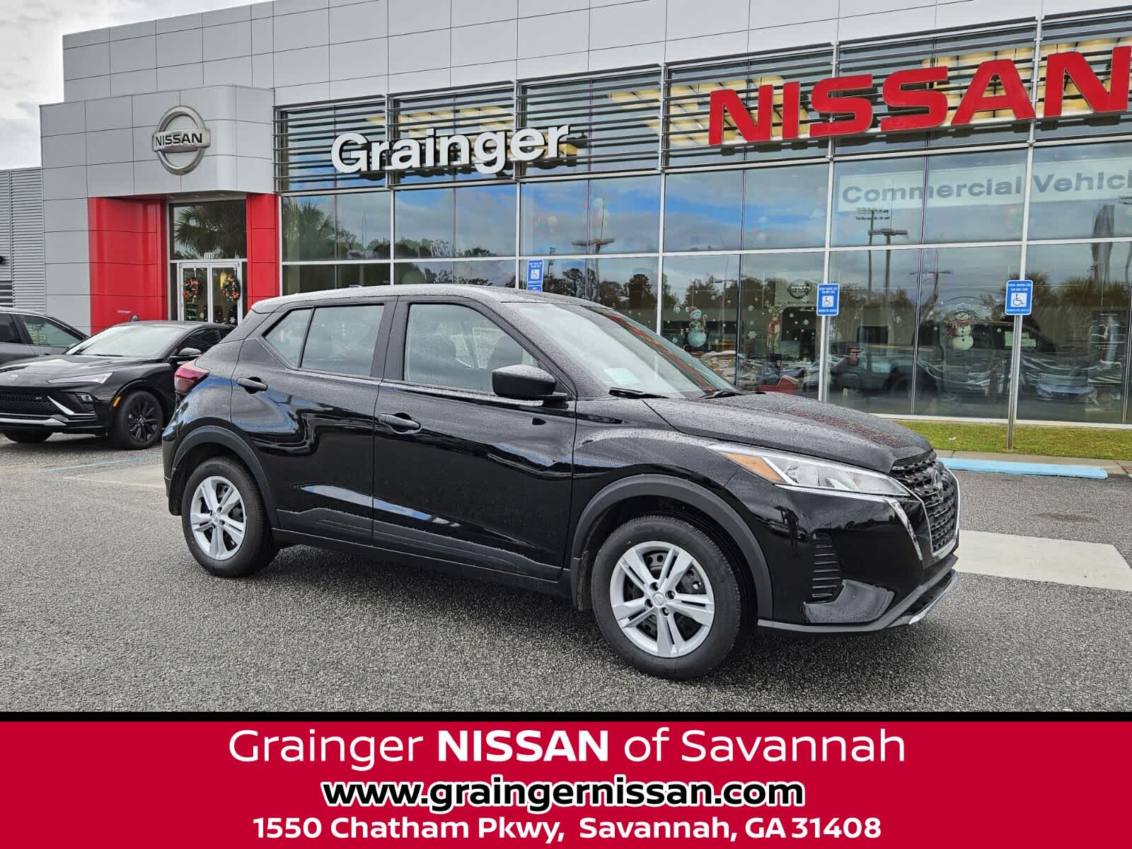 2025 Nissan KICKS PLAY Base's photo