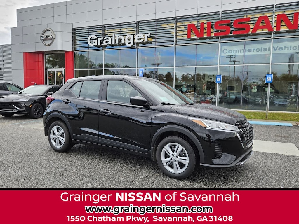 New 2025 Nissan Kicks Play S SUV