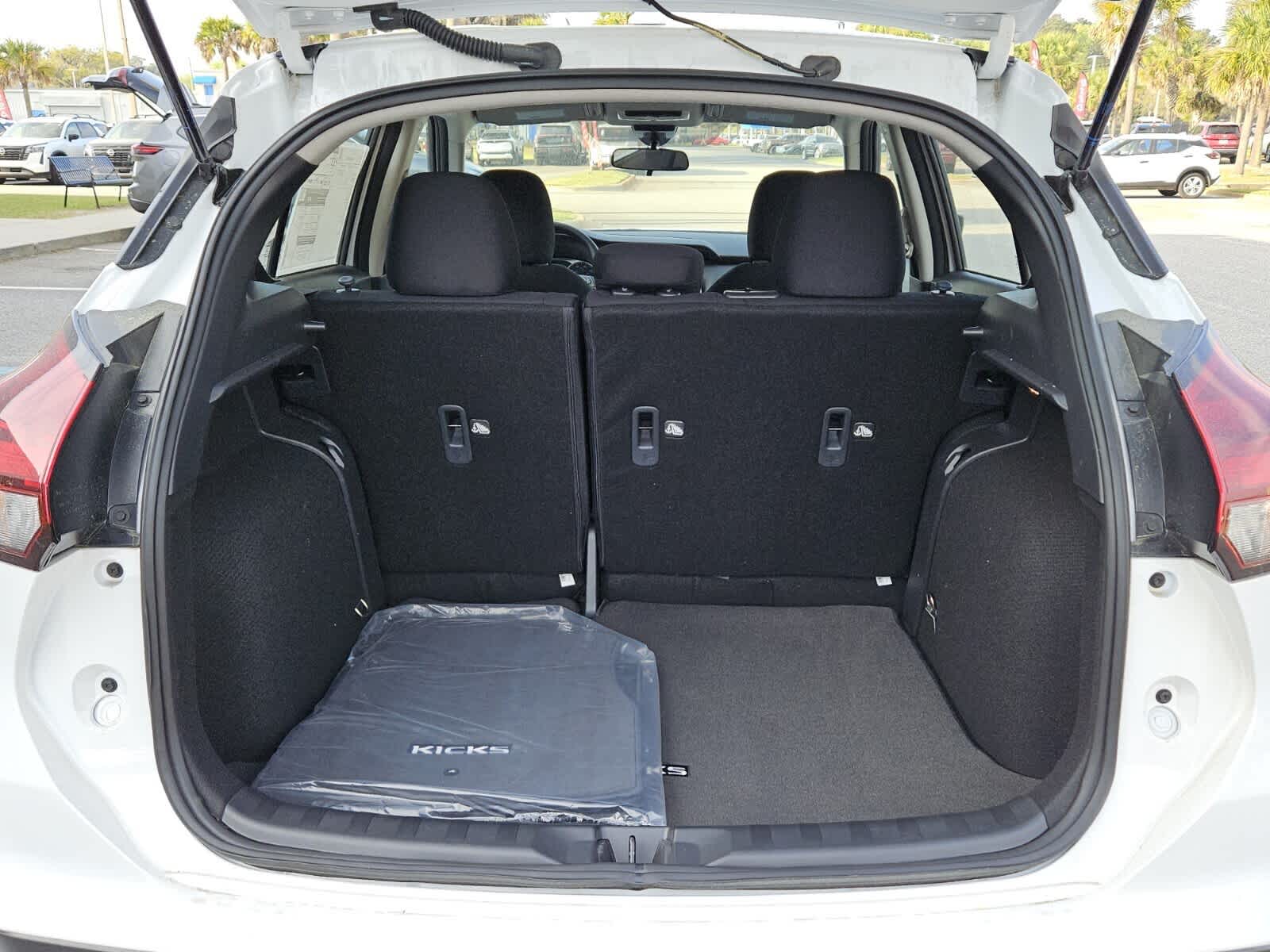 2025 Nissan KICKS PLAY Base - Photo 6