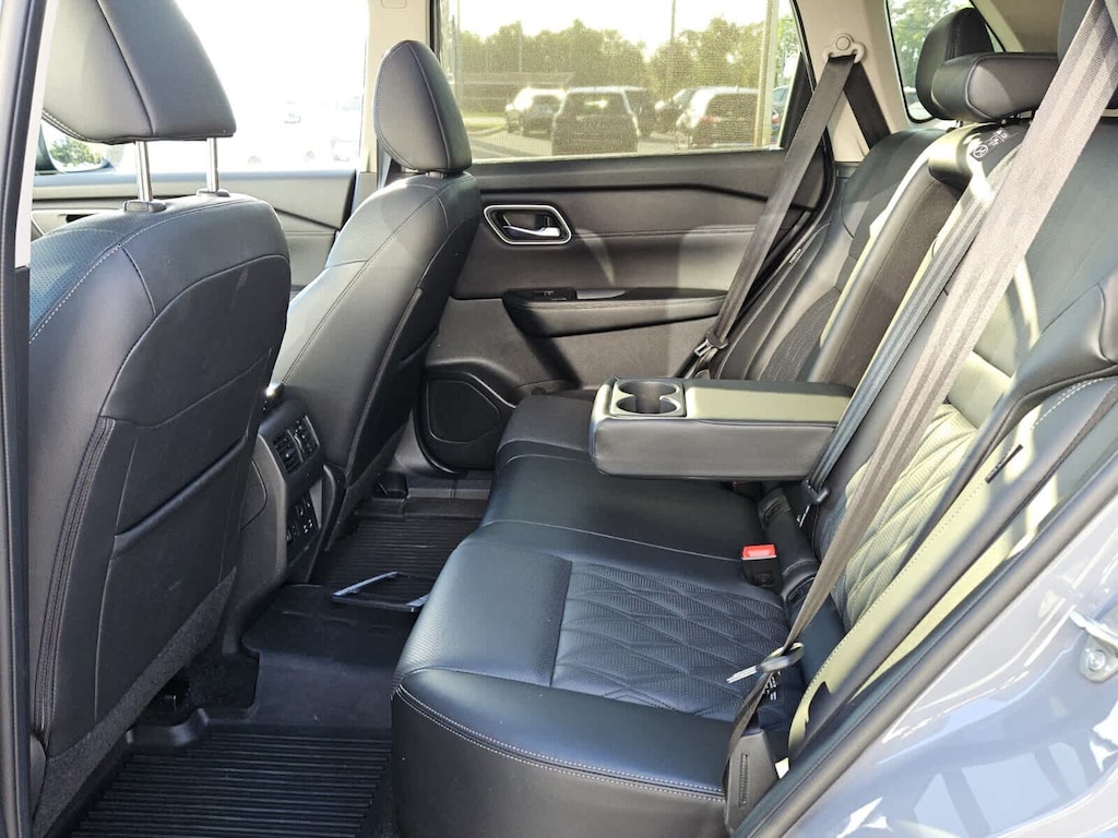 Used 2025 Nissan Rogue Platinum SUV