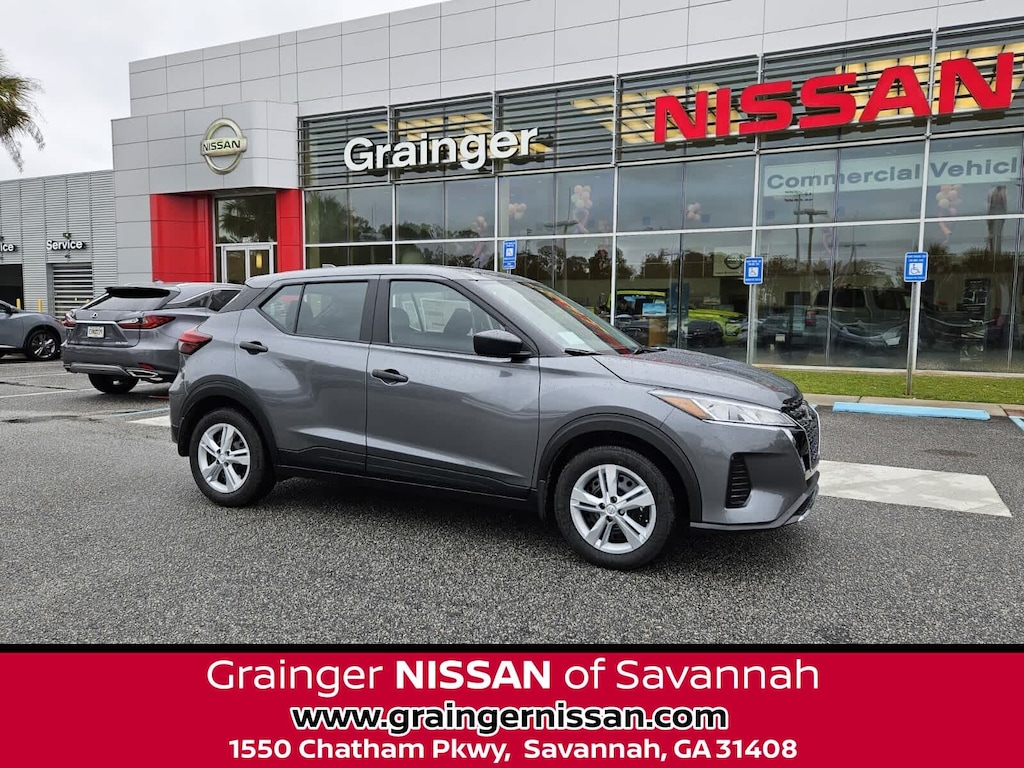 New 2025 Nissan Kicks Play S SUV