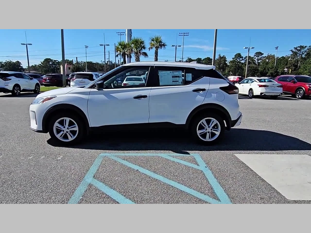 2025 Nissan KICKS PLAY Base - Photo 24