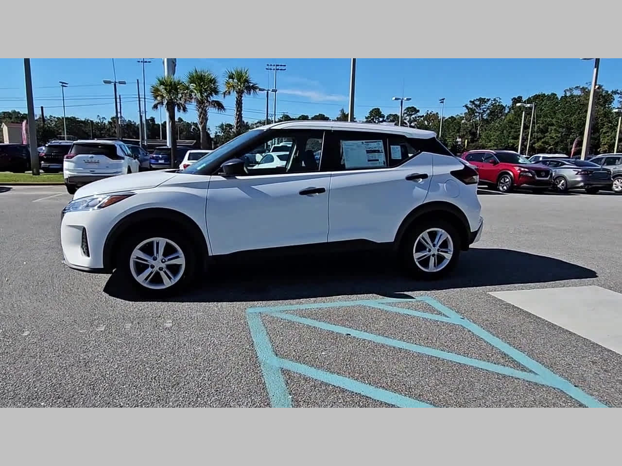 2025 Nissan KICKS PLAY Base - Photo 23