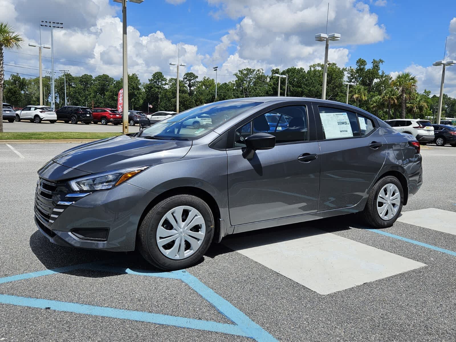 2025 Nissan Versa 1.6 S photo 2