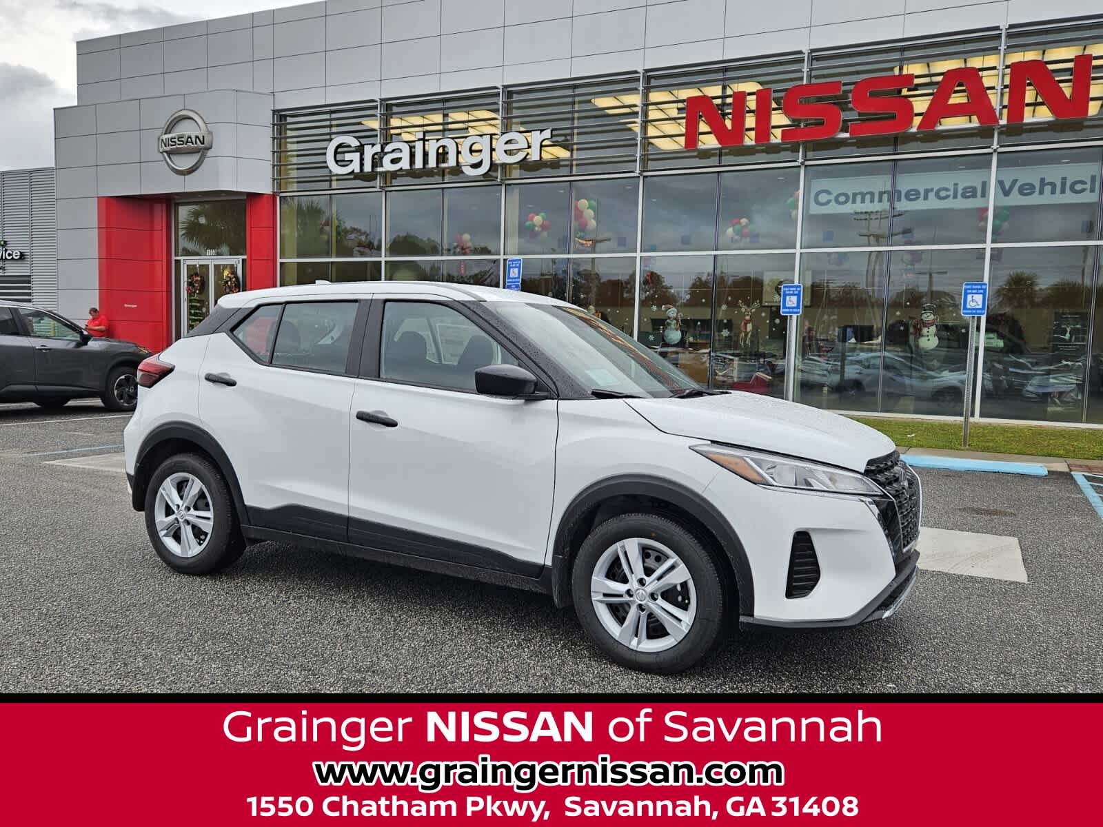 2025 Nissan KICKS PLAY Base's photo