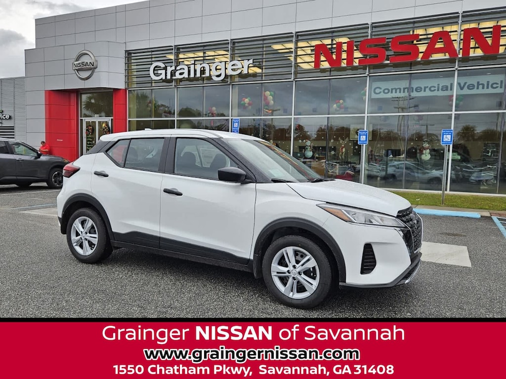 New 2025 Nissan Kicks Play S SUV