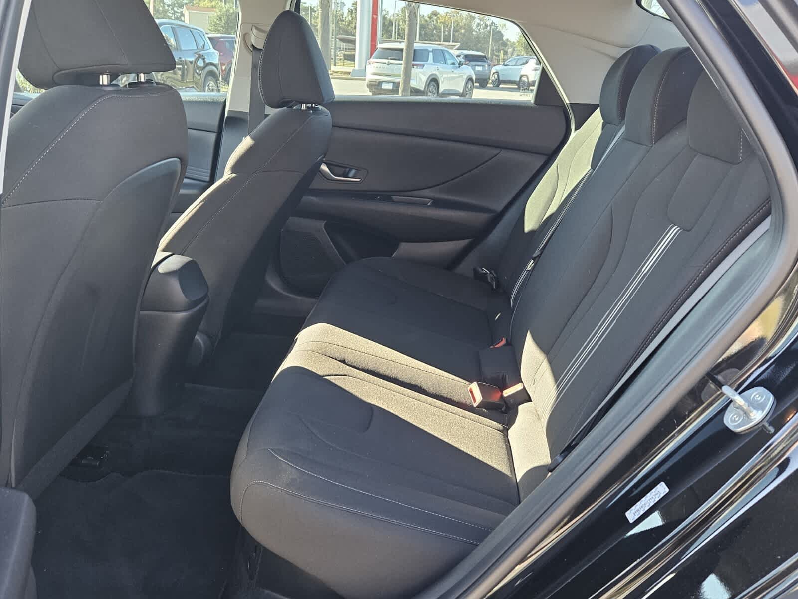 2023 Hyundai Elantra Blue photo 4