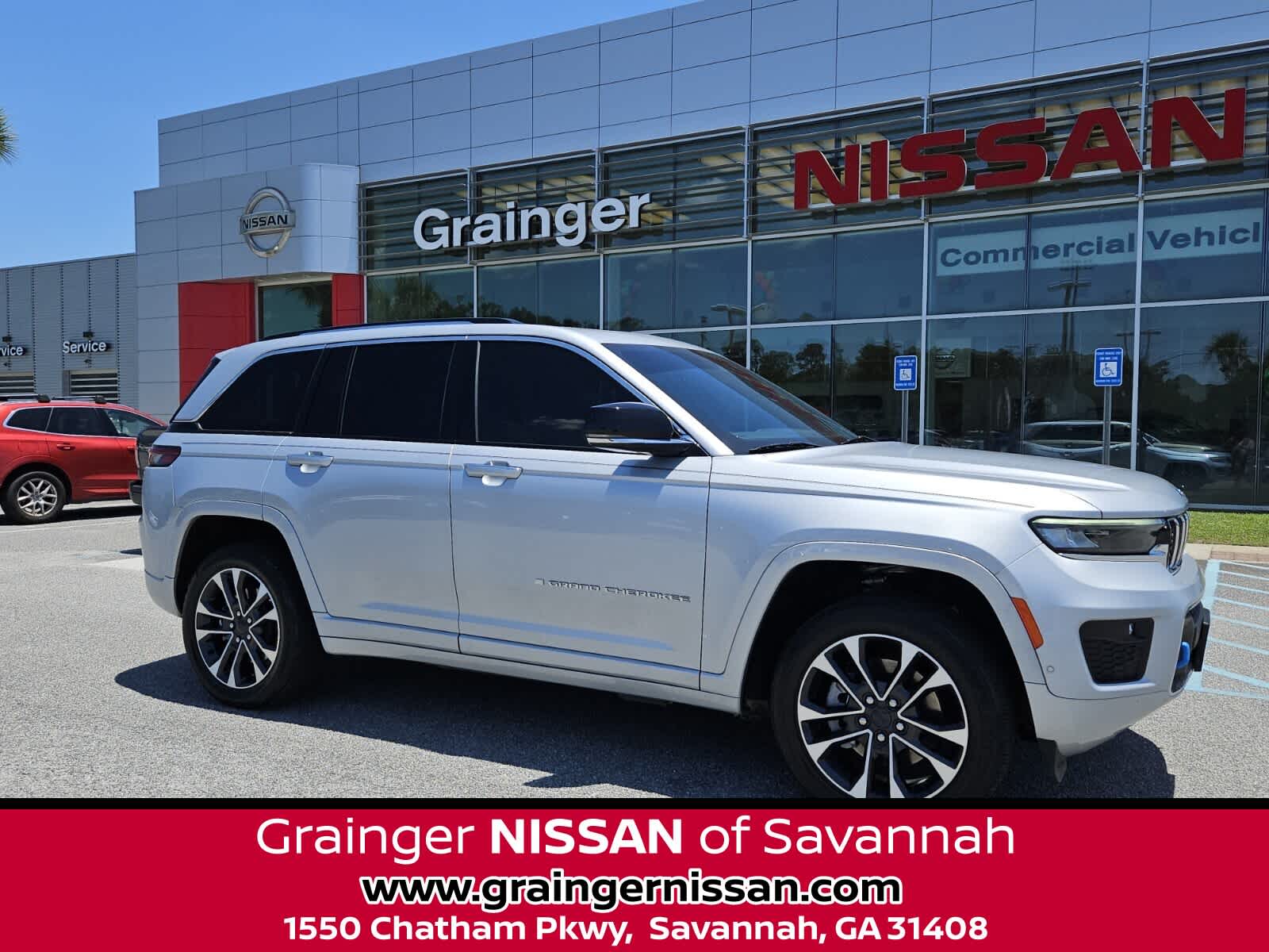 2023 Jeep Grand Cherokee Overland 4xe 4x4's photo