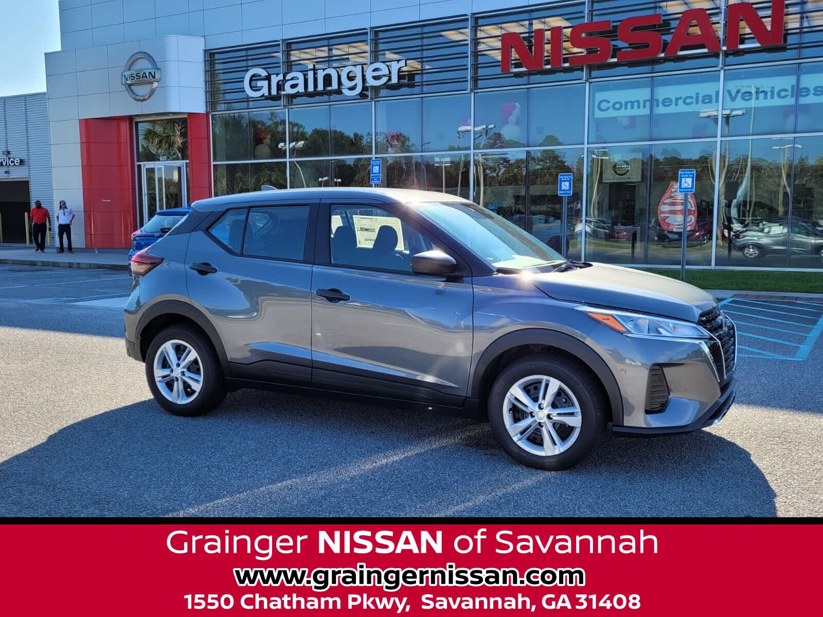 2025 Nissan KICKS PLAY Base's photo