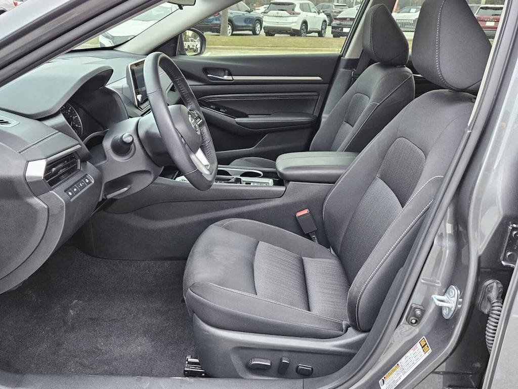 Used 2021 Nissan Altima 2.5 SV Sedan