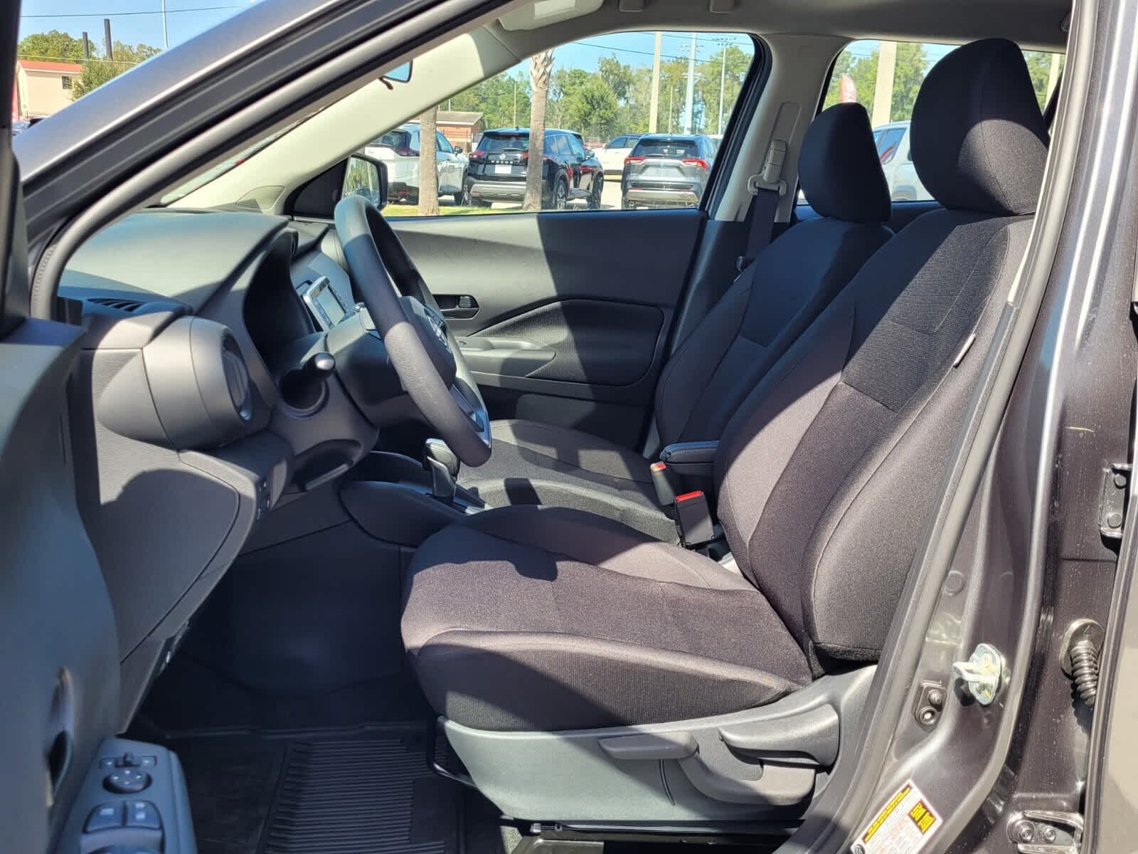 2025 Nissan Kicks Play S photo 3