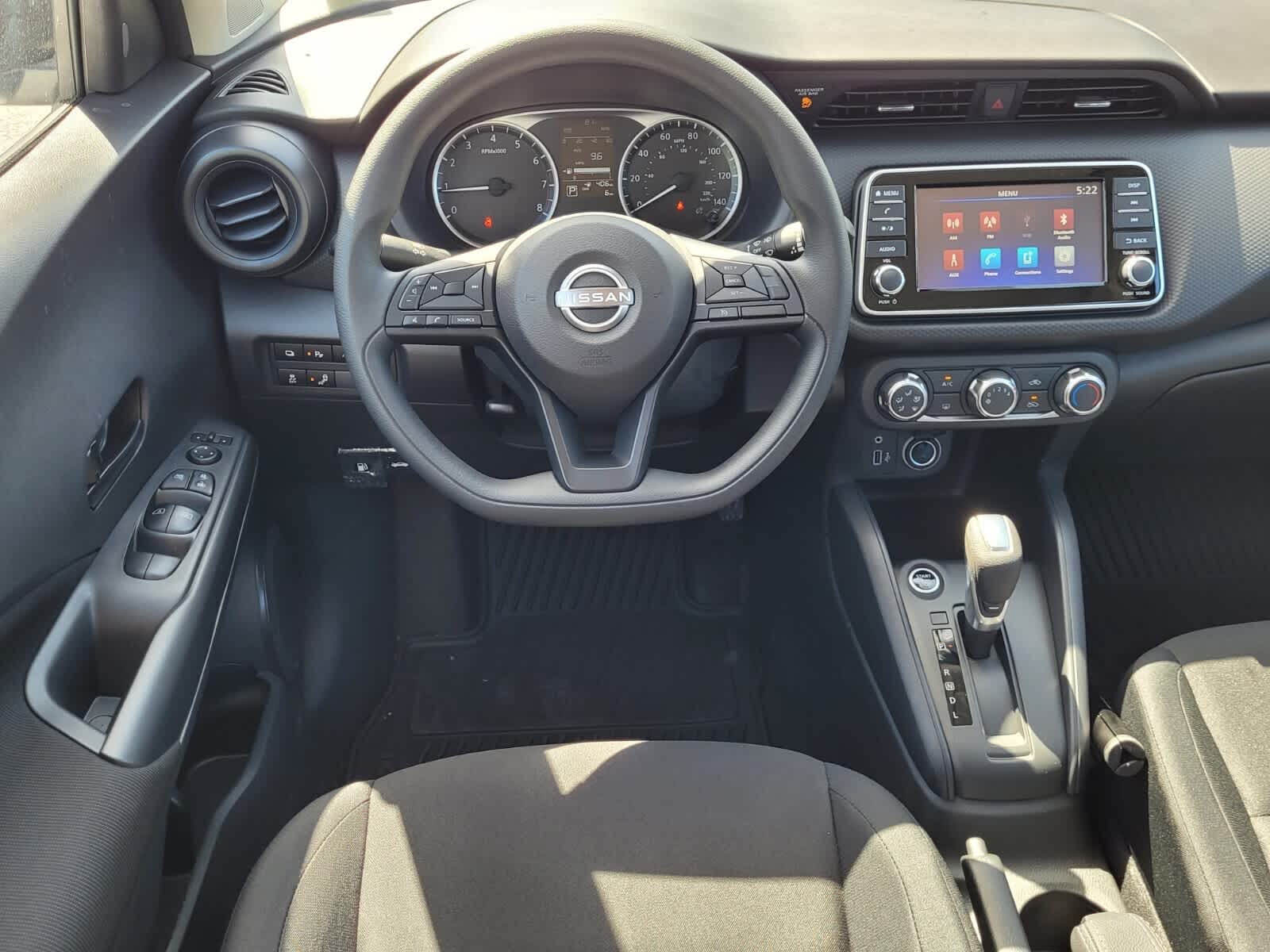 2025 Nissan KICKS PLAY Base - Photo 5