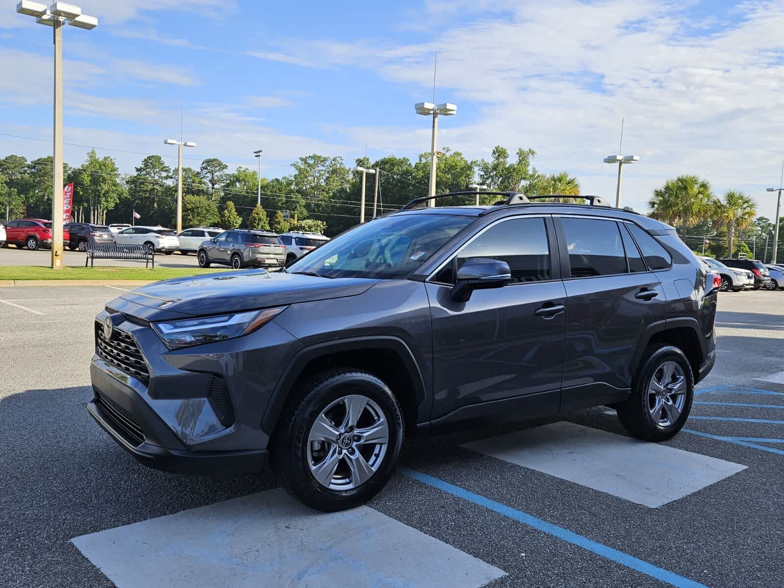 Used 2022 Toyota RAV4 XLE with VIN 2T3W1RFV2NC198762 for sale in Savannah, GA