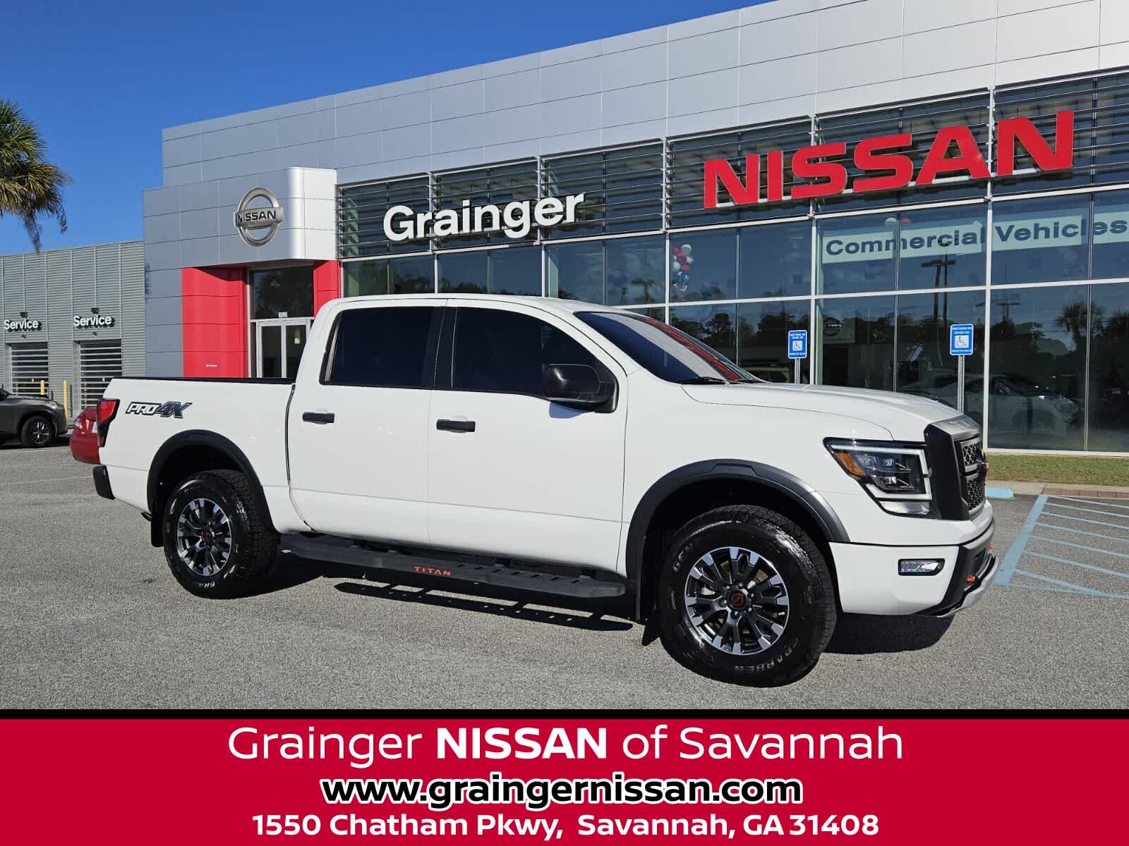 2024 Nissan Titan PRO-4X 4X4 Crew Cab's photo