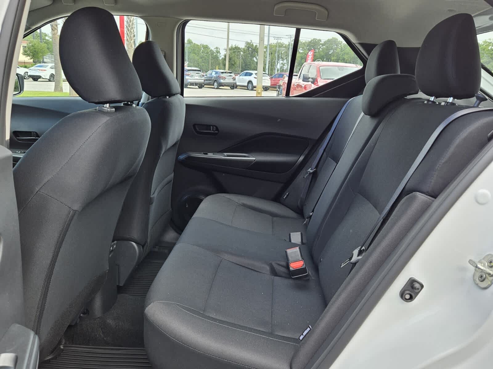 2025 Nissan Kicks Play S photo 2