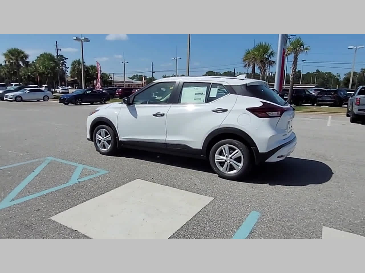 2025 Nissan KICKS PLAY Base - Photo 26